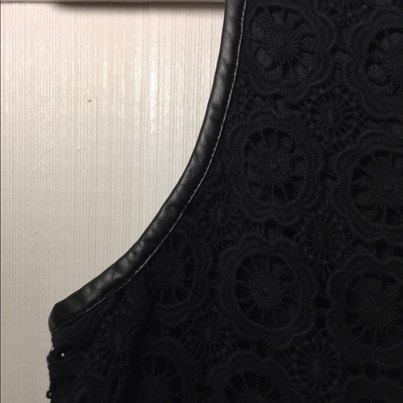 Crochet black top with leather detail - Picture 3 of 3